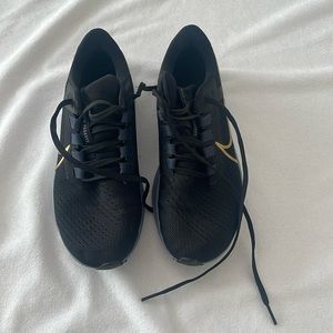 Nike Air Zoom Pegasus sneakers